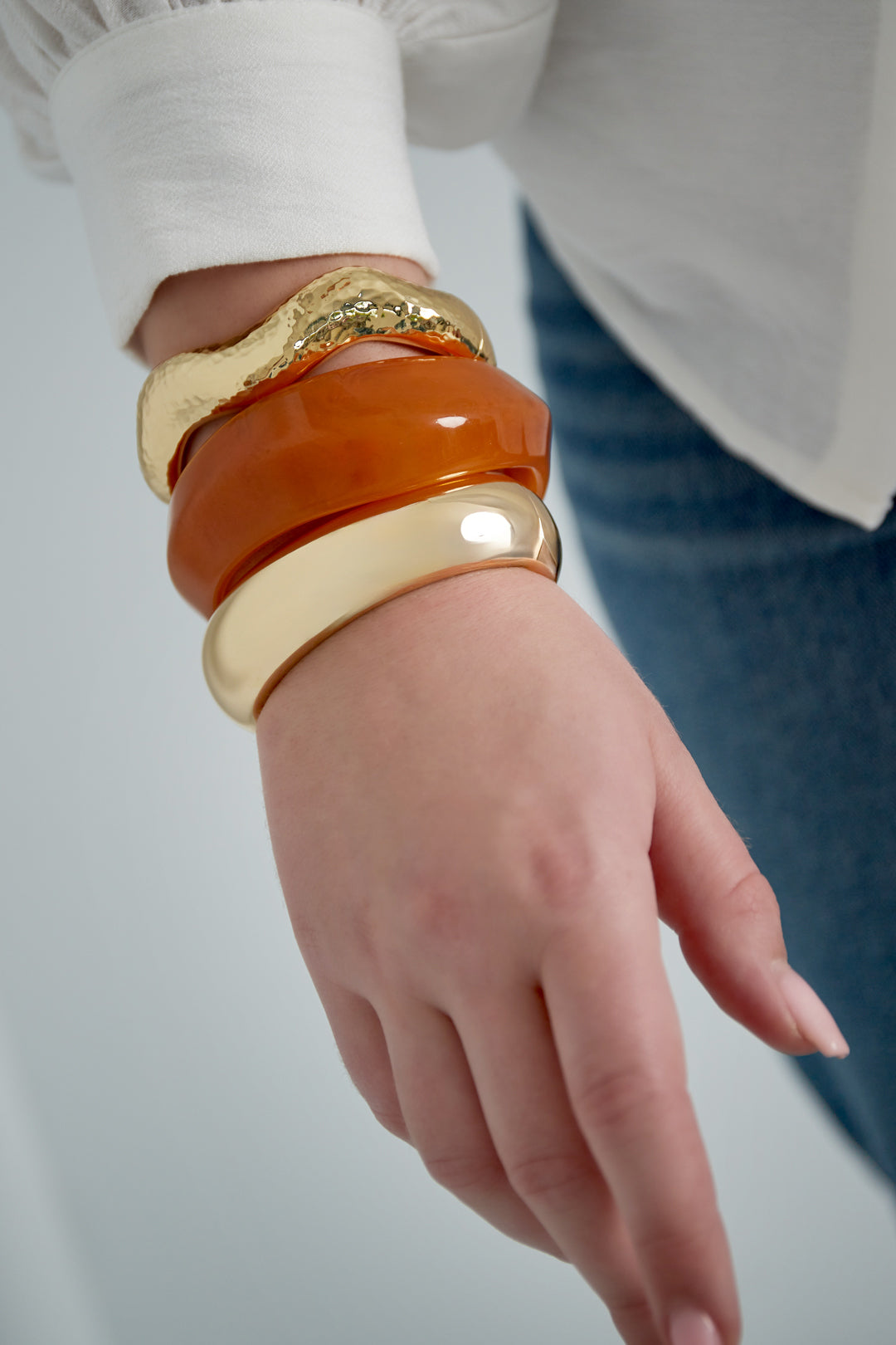 Brazalete curvo dorado