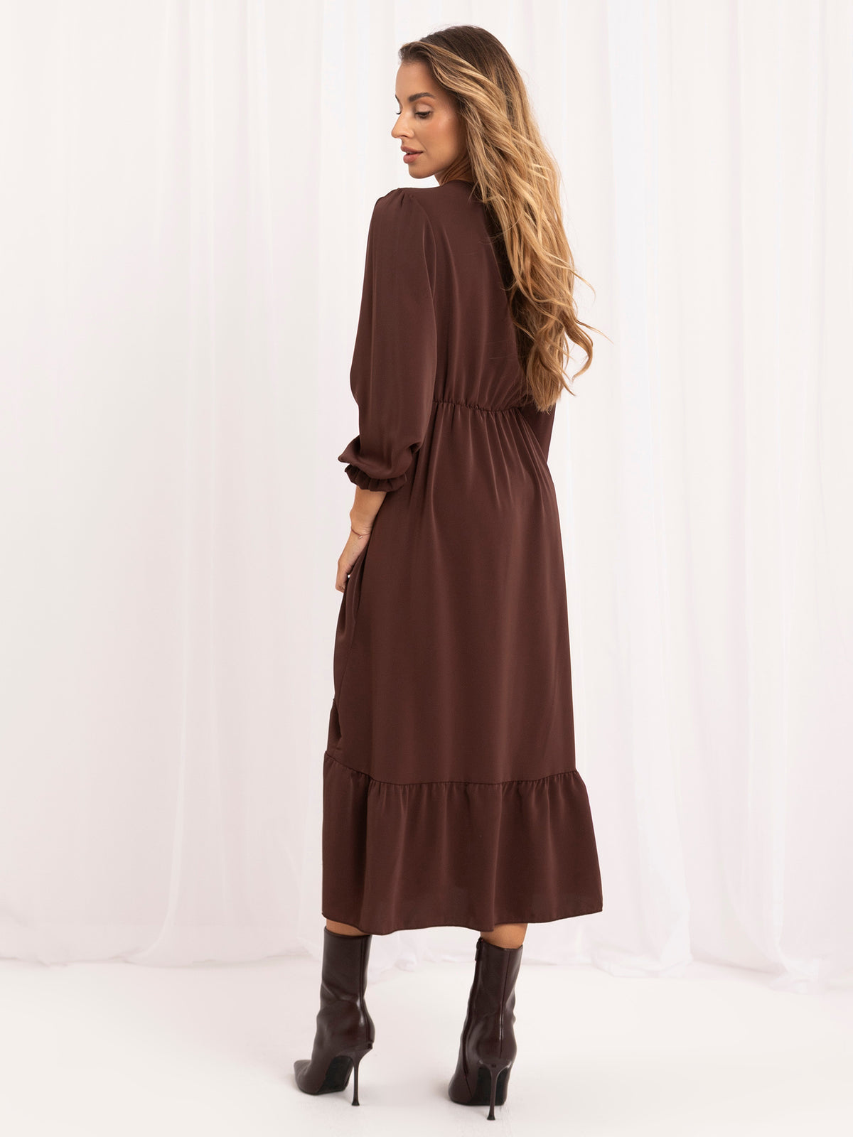 Vestido Midi Evasé con Botones y Abertura Lateral