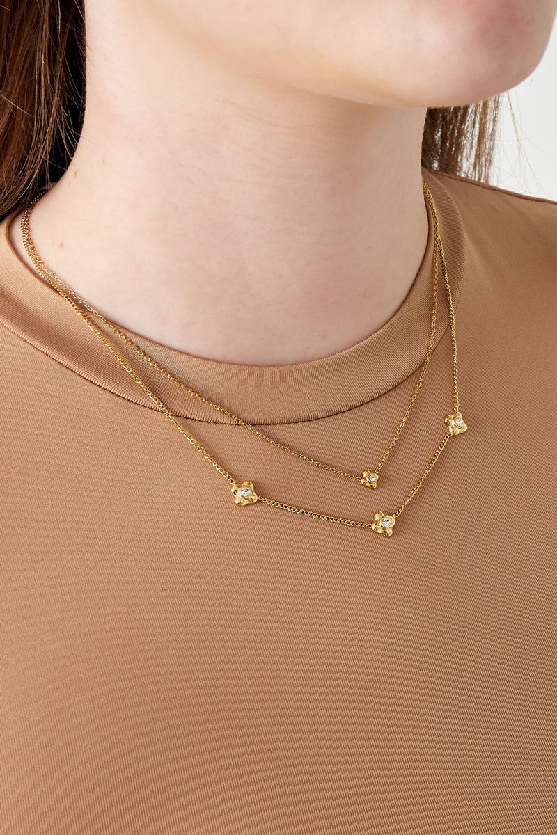 collar de flores