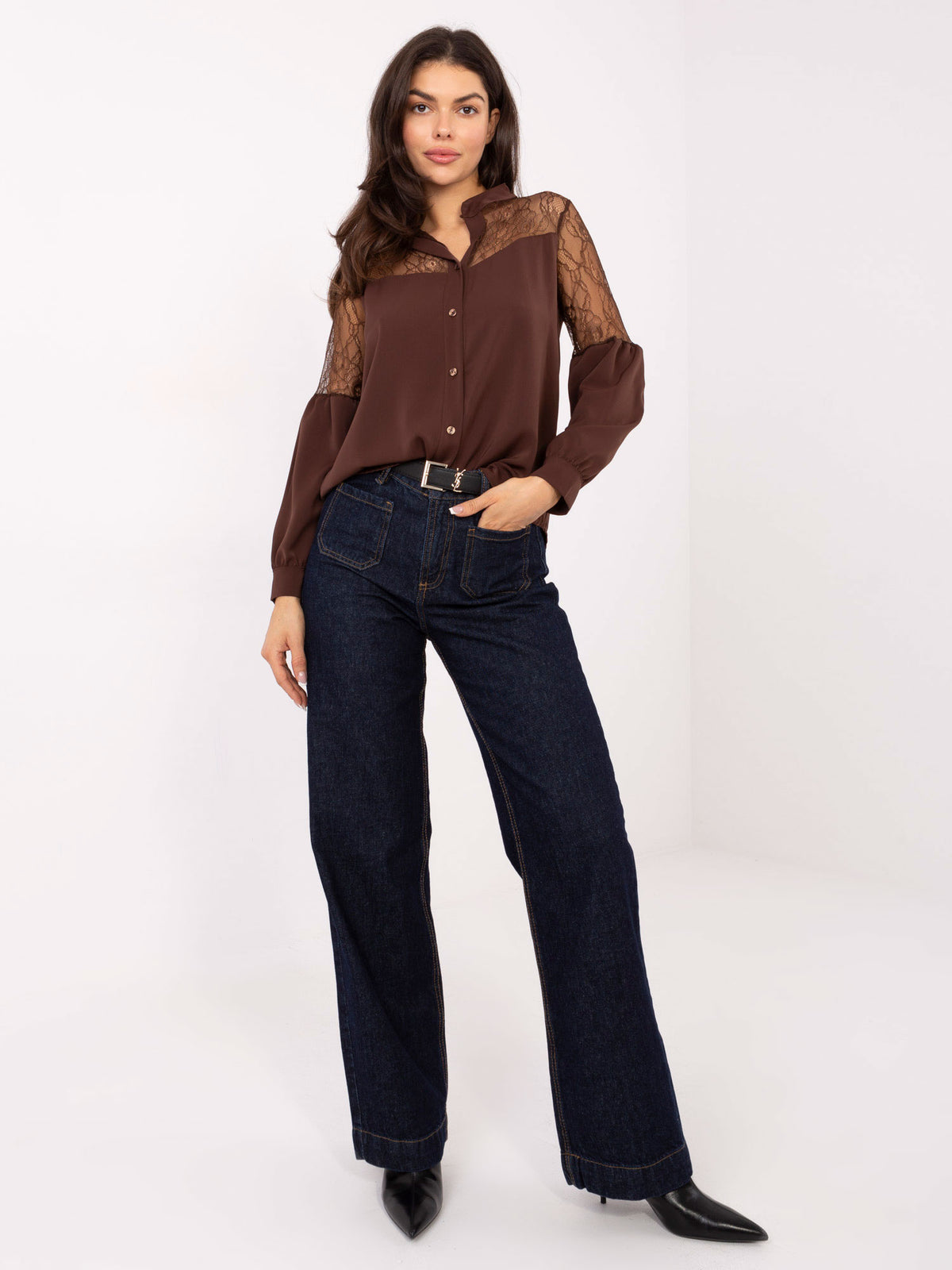 Camisa Elegante con Encaje Floral y Botones