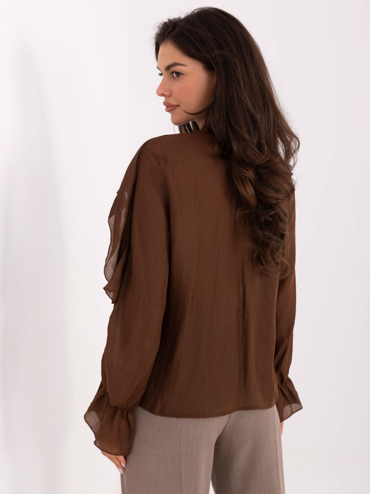 Camisa Elegante con Volantes en Cascada