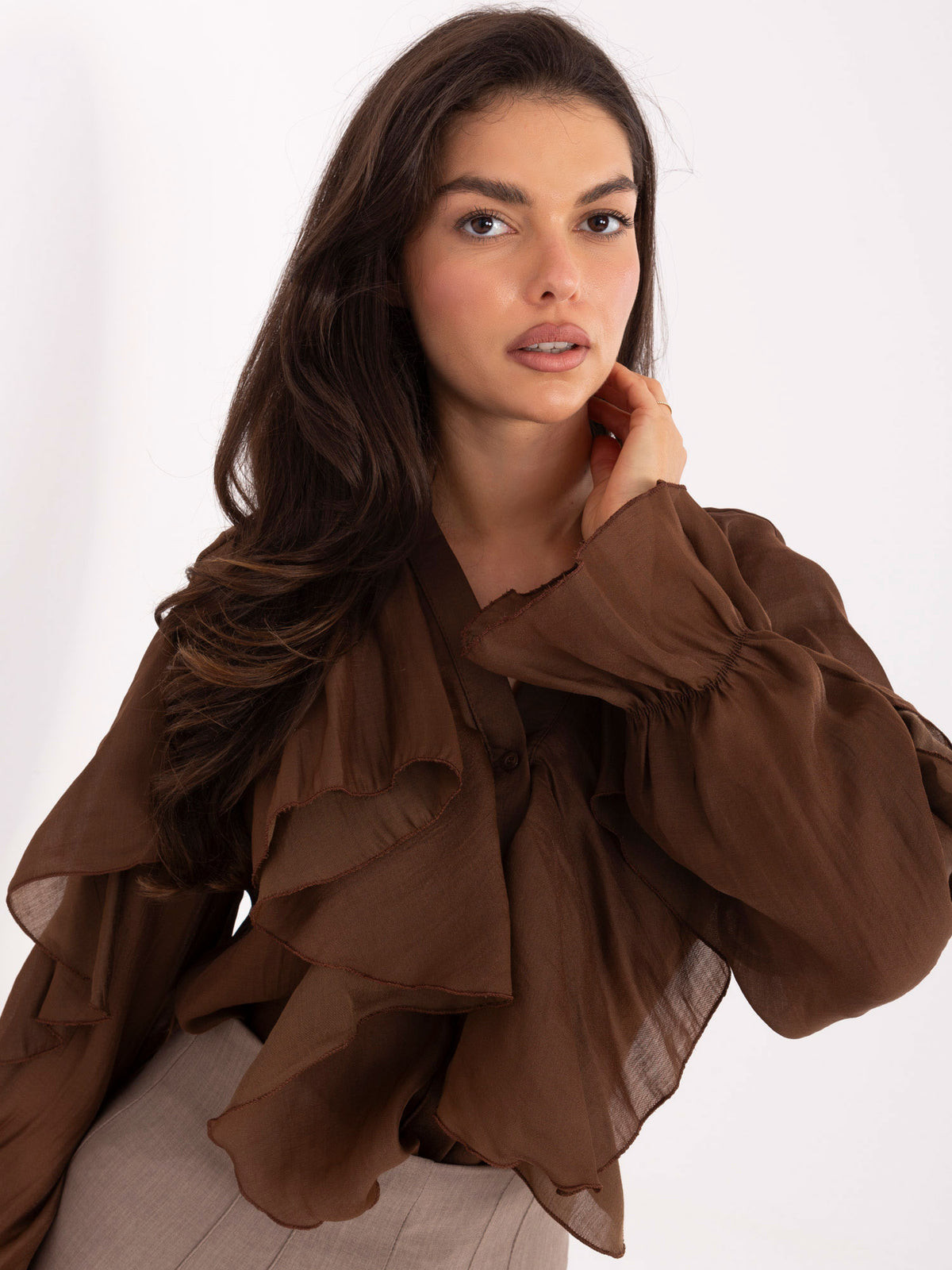 Camisa Elegante con Volantes en Cascada