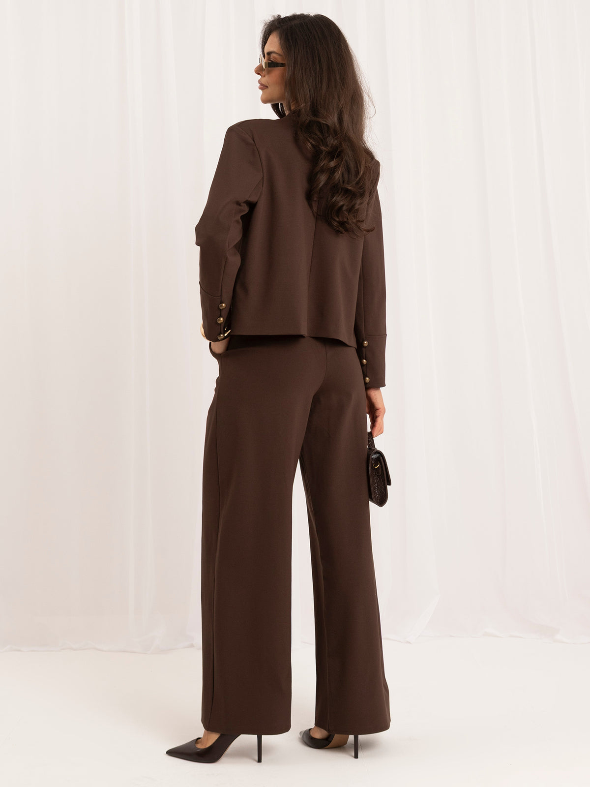 Conjunto Elegante de Chaqueta y Pantalón con Botones Dorados