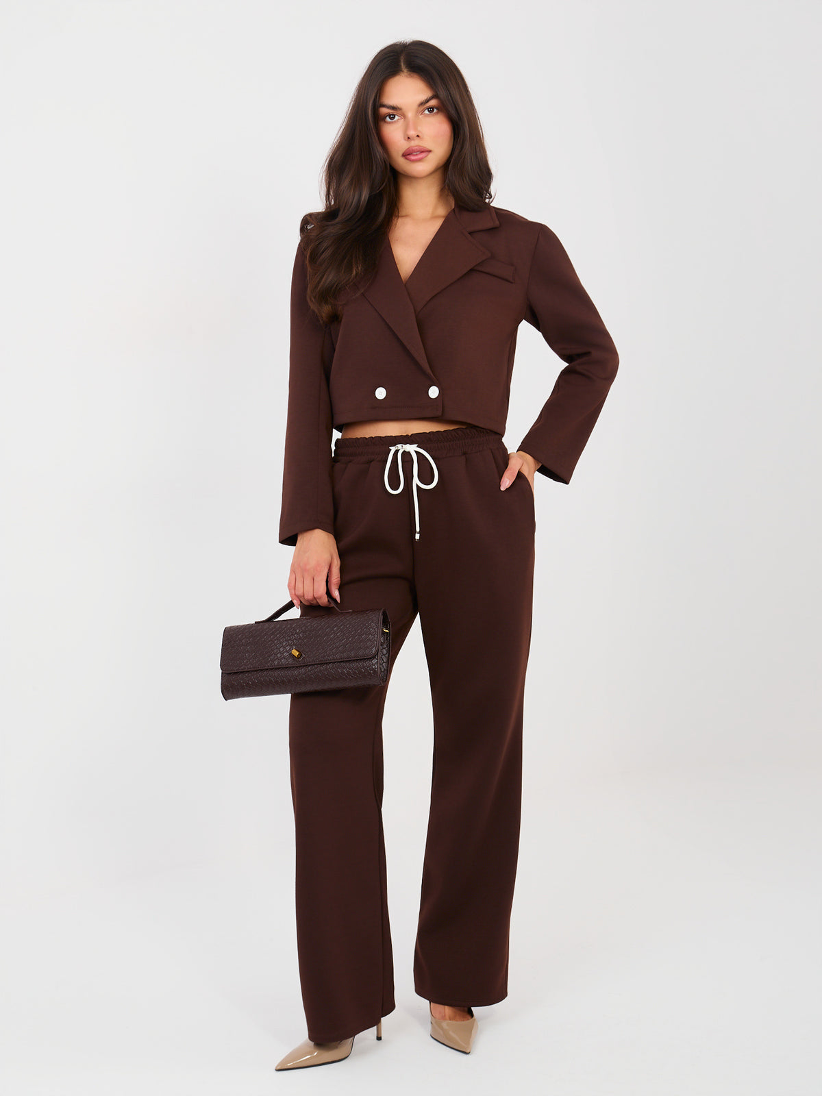 Conjunto de Blazer Corta y Pantalón Marrón