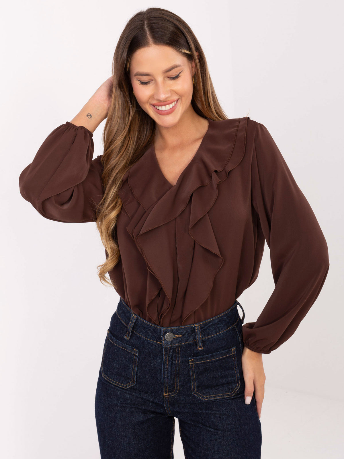 Blusa Elegante con Volantes y Mangas Abullonadas