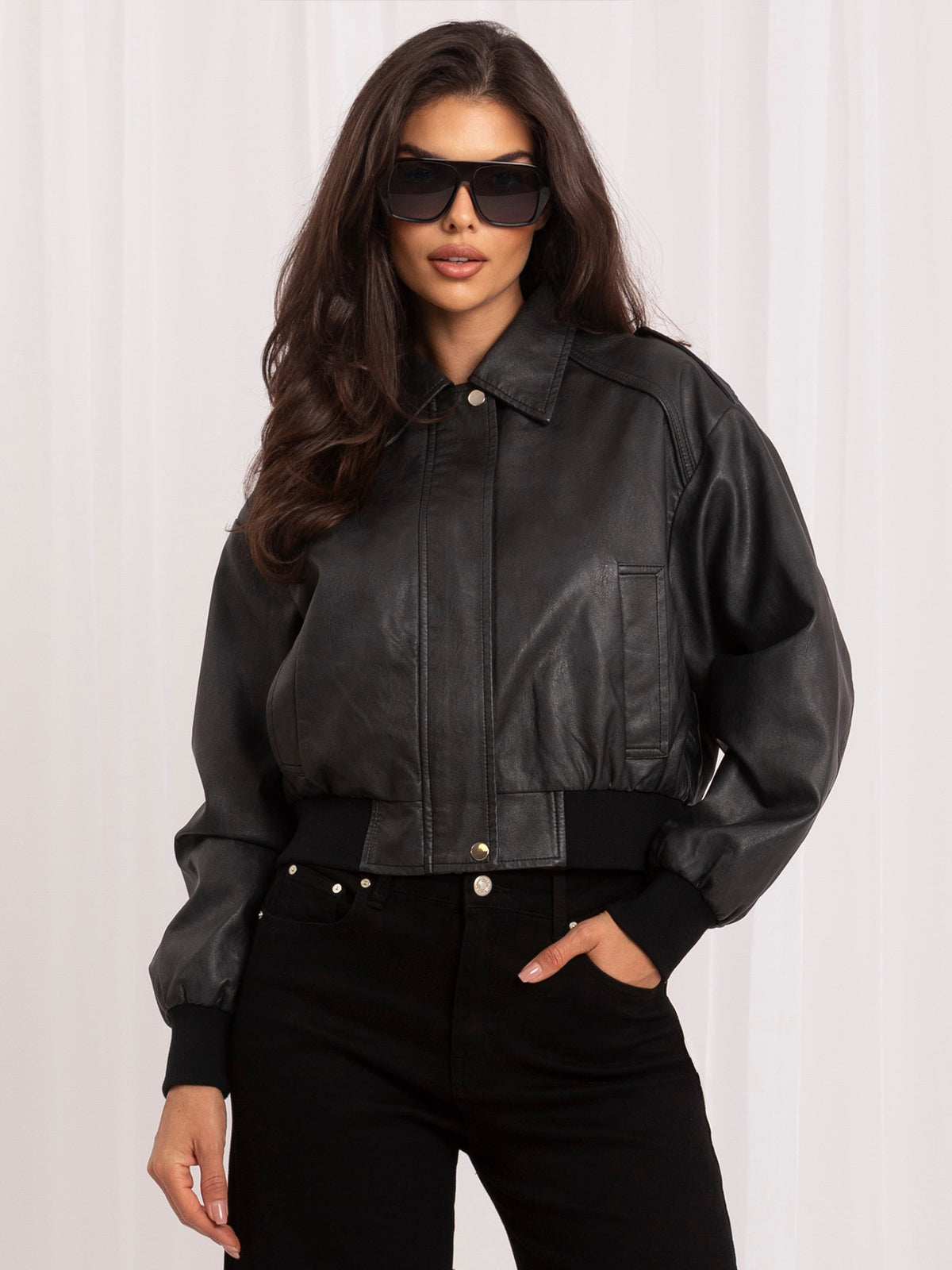 Chaqueta Bomber Corta de Efecto Piel