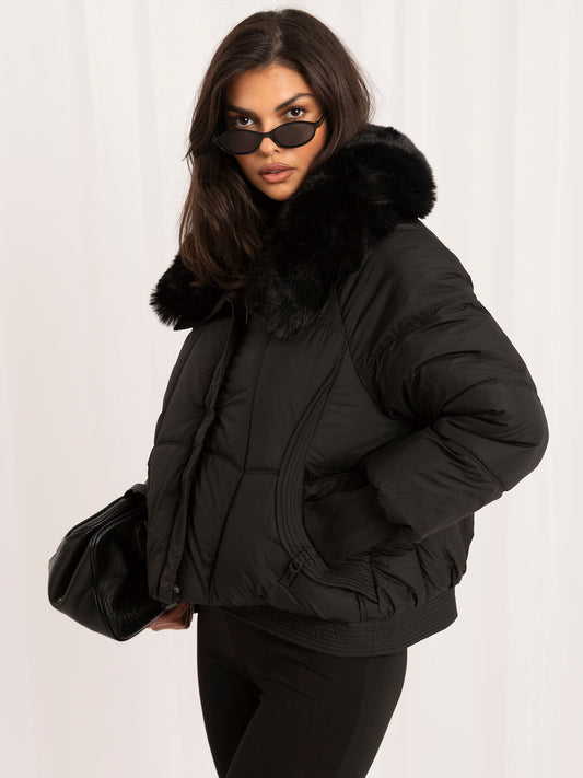 Chaqueta Acolchada Corta con Cuello de Pelo Sintético