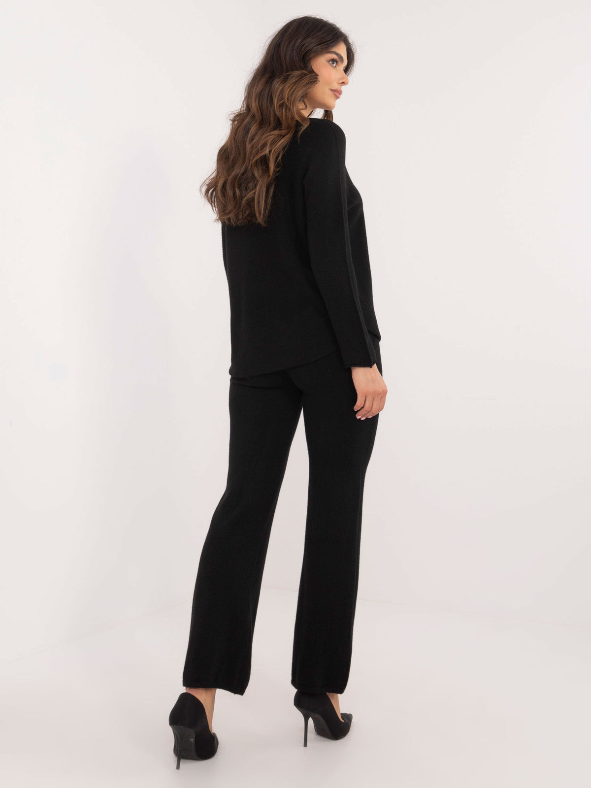 Conjunto de Punto con Jersey y Pantalón Negro