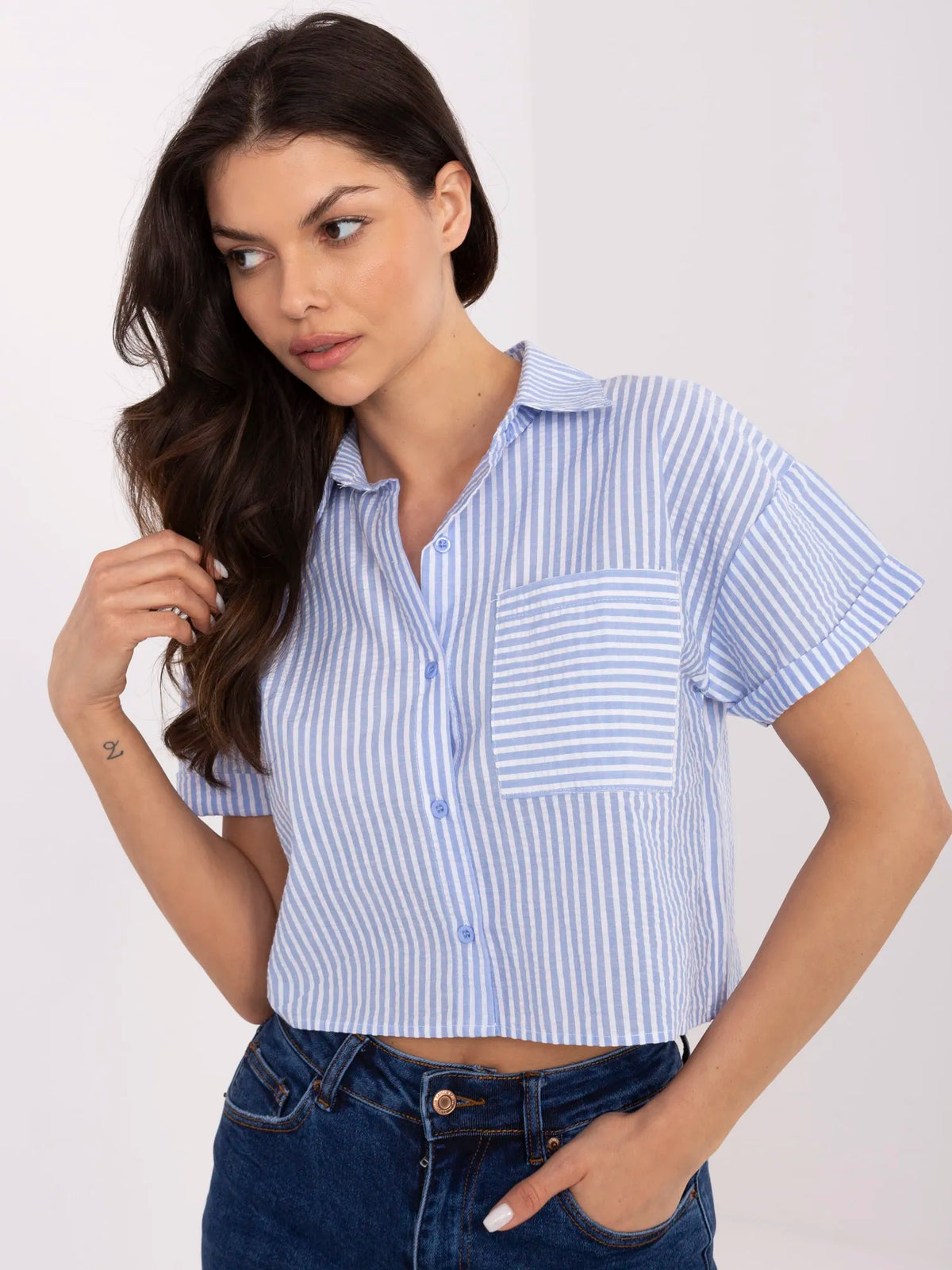Camisa Corta de Rayas con Bolsillo y Manga Corta