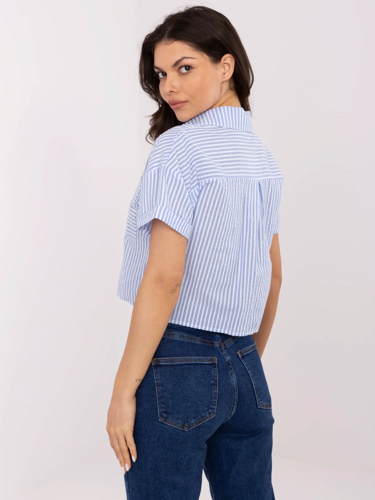 Camisa Corta de Rayas con Bolsillo y Manga Corta